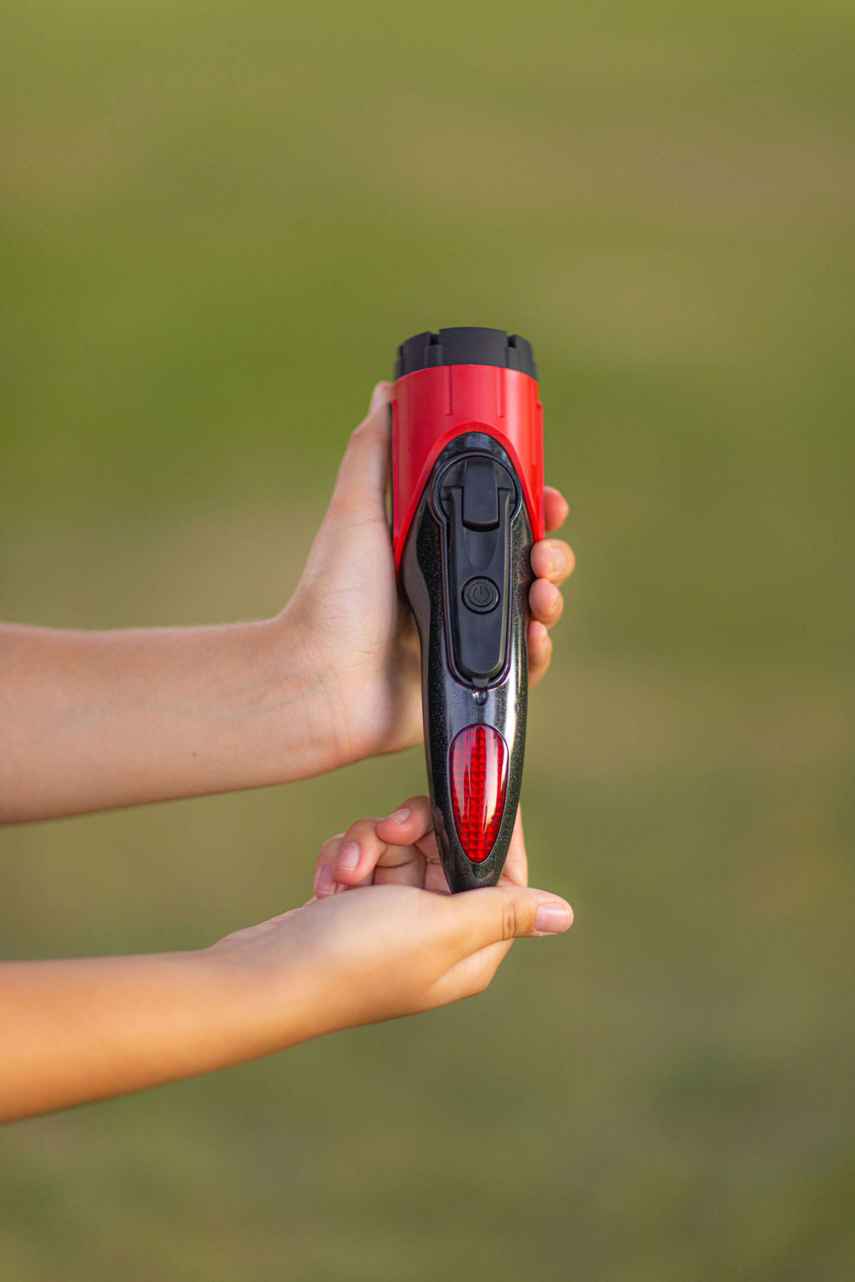 Auto Guardian Multi-Function Vehicle Flashlight - Image 4